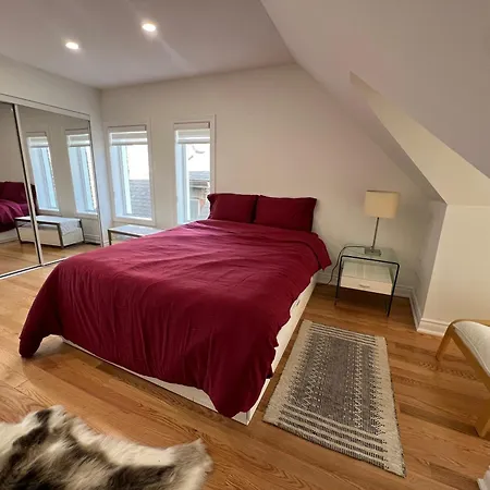 Deluxe Queen Rooms Downtown Toronto Exterior photo